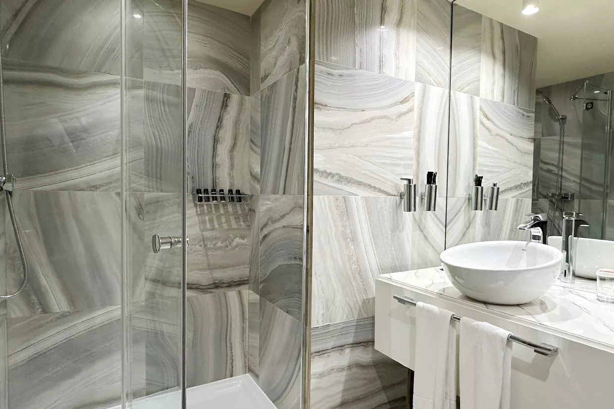 Double-Superior-Suite-with-Sea-View_14