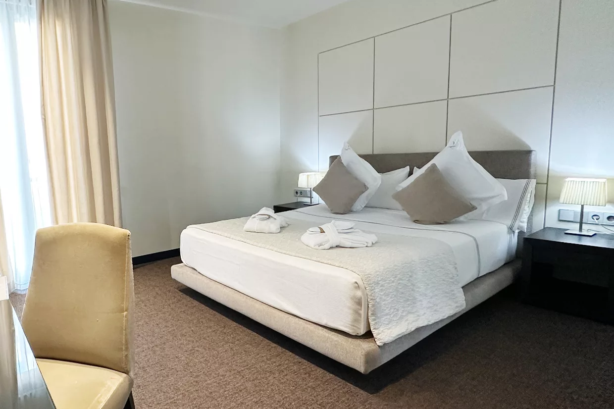 Economy-Double-Suite_1